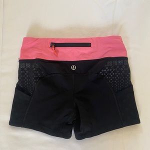 Lululemon althletica shorts | black and pink !